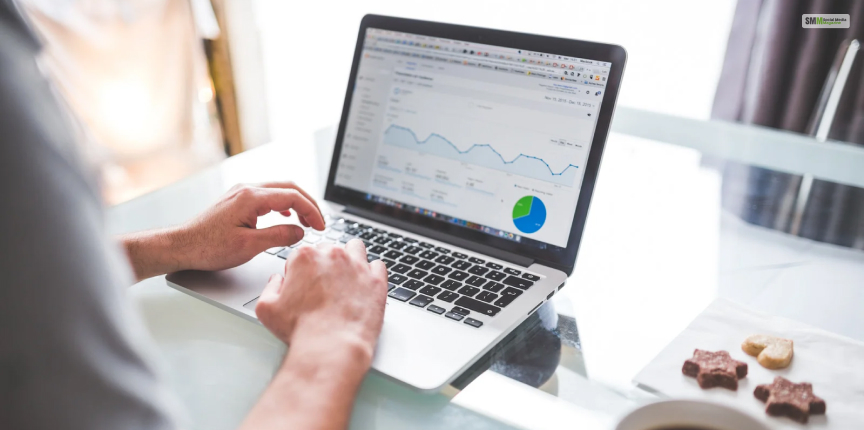 How does Google Analytics work?